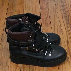 8M Steve Madden Chunky Heel Boot